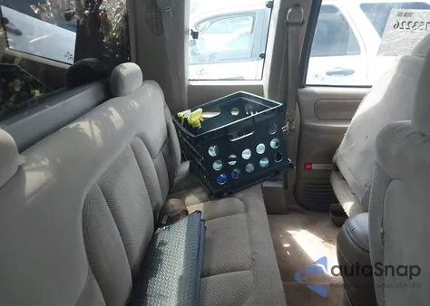 1998 Chevrolet C1500 Fleetside z USA, uszkodzony, nr VIN 2GCEC19R8W1173590